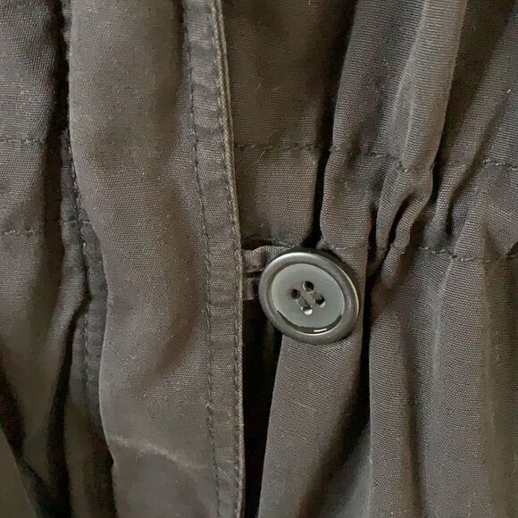 H&m heavy duty coat pockets galore cinches inside the waist & outside on bottom - Picture 5 of 14